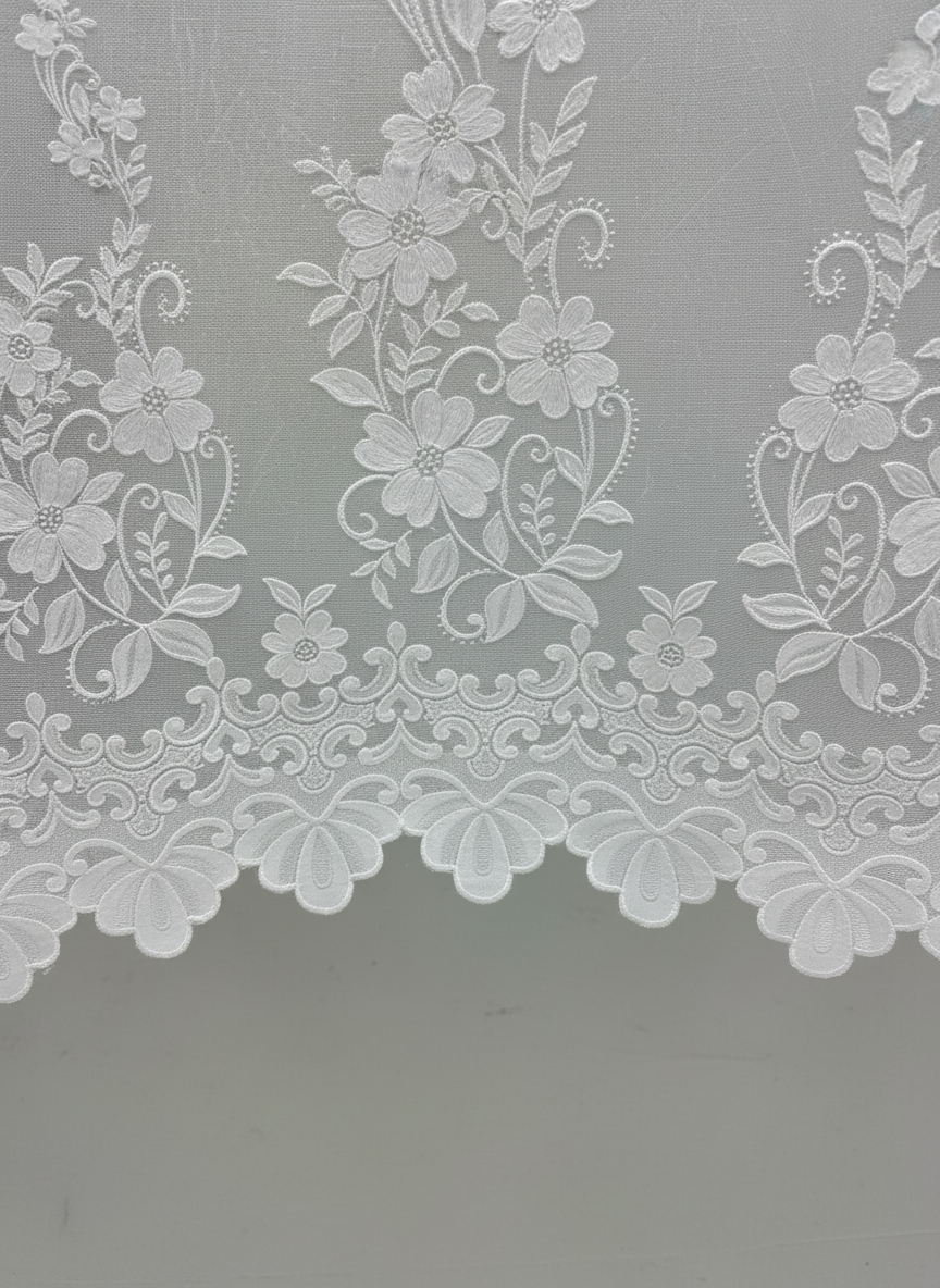 Perdea de bucătărie din tulle cu broderie florală clasică albă – Ambiance Design
