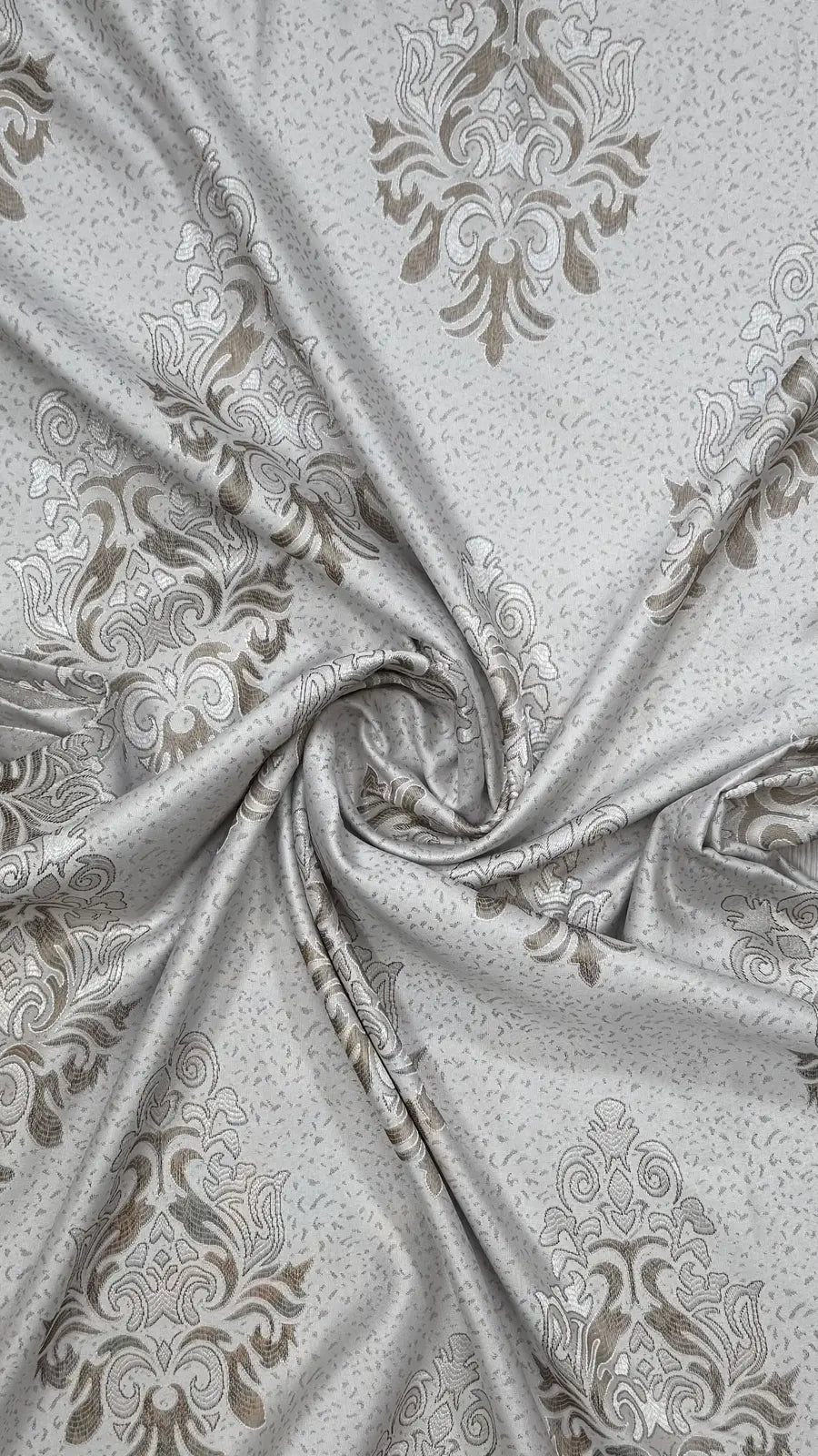 Draperie tafta bej deschis cu model baroc – Draperie Baroc 02