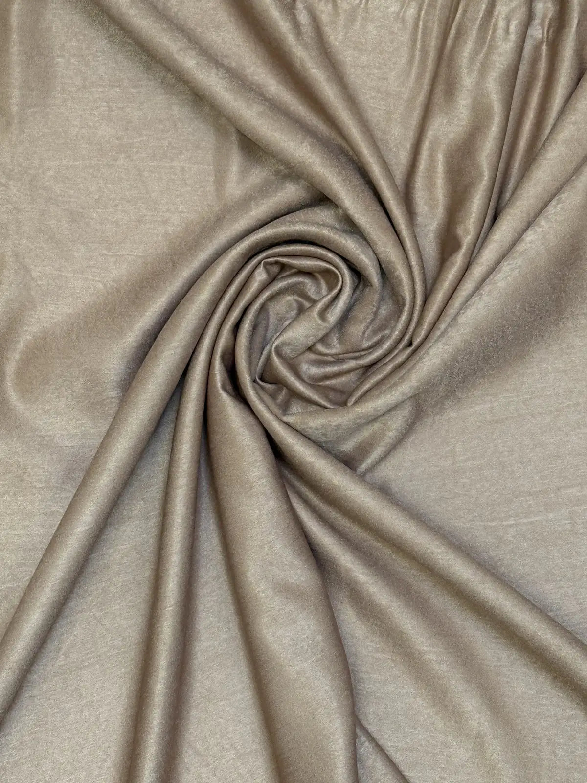 Draperie catifelată bej auriu Soft V8 - Rejansa tip creion (10cm)