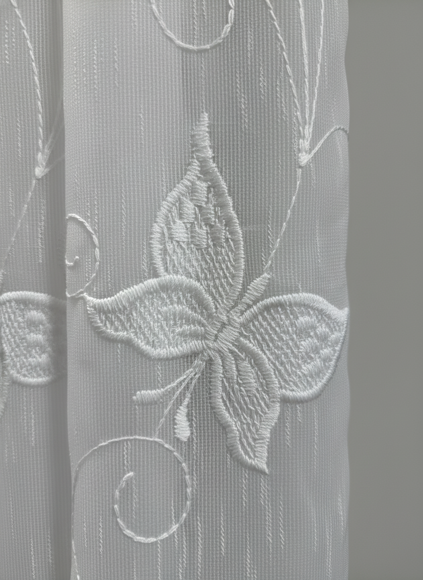 Perdea de bucătărie din tulle cu fluturi brodați albi - Rejansa sina/galerie (universala))